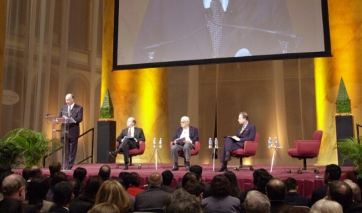 His Highness the Aga Khan speaking at the Vincent Scully Seminar, National Building Museum, Washington. 